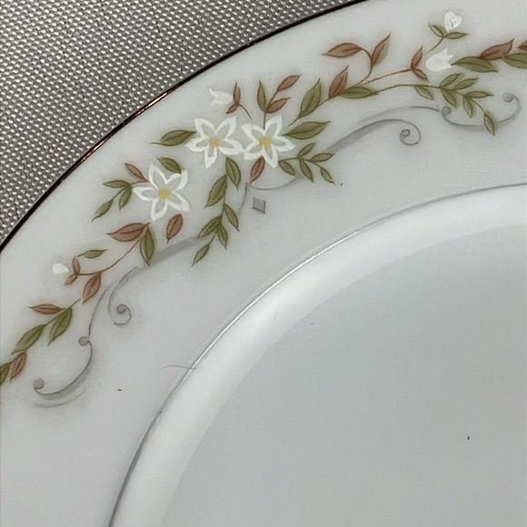 International Silver Co Fine China Bread&Butter Saucers 326 Springtime Lot of 4 - Picture 6 of 9